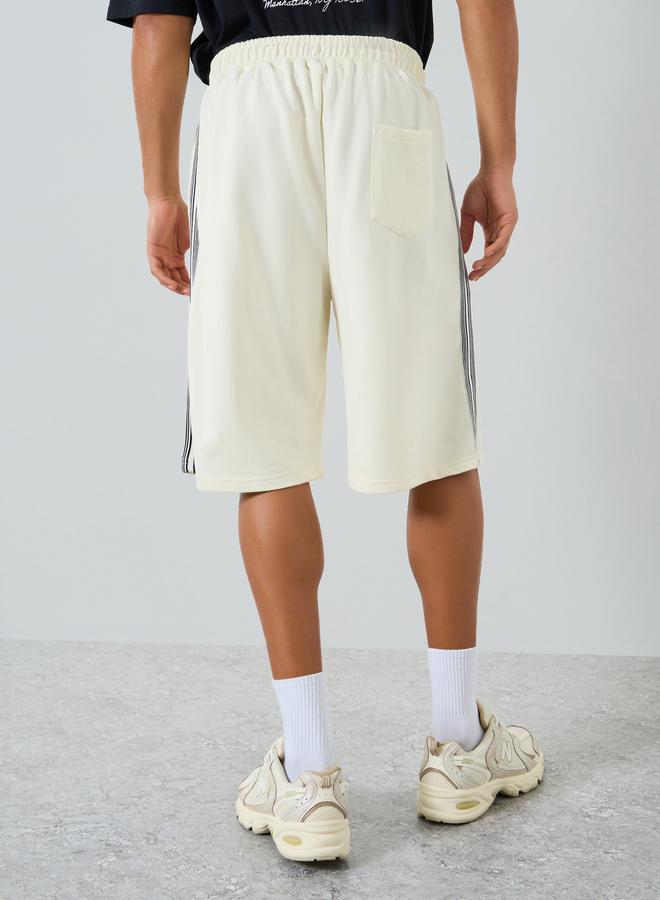 Styli Men Off-White Striped Terry Oversized Shorts - Image 3